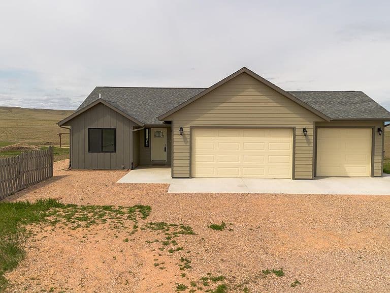 22905 Gateway Dr photo 1