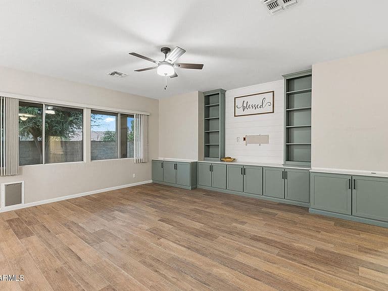 13611 W TARA Lane photo 1