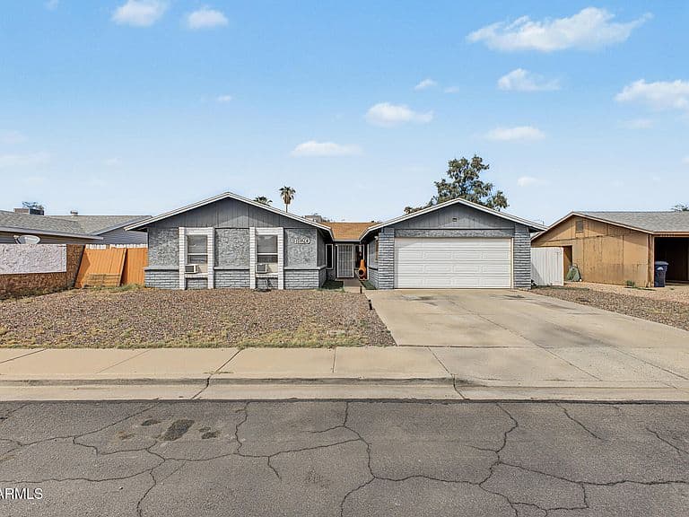 1820 W OBISPO Avenue photo 2