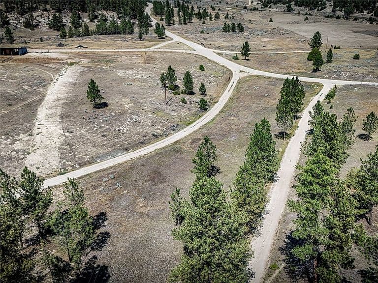 954 Dean Creek Rd photo 3