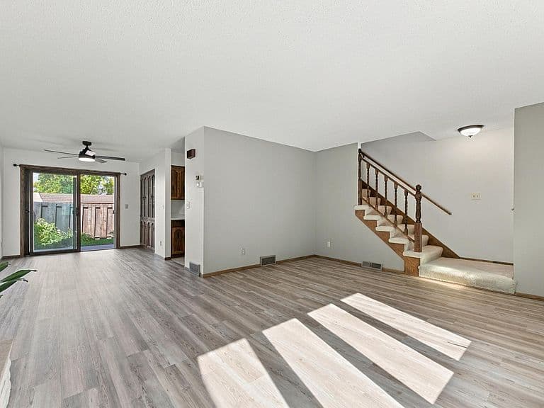 1402 E Gateway Cir APT H photo 5