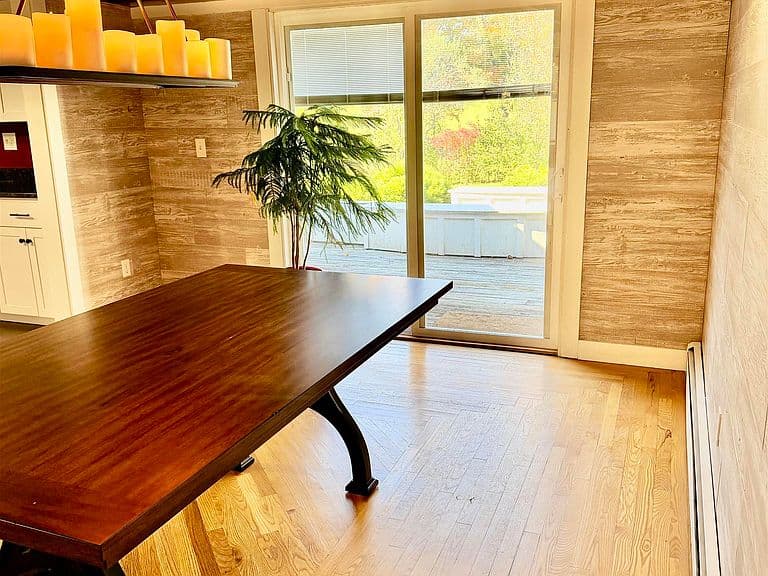 512 Sanborn Road photo 4