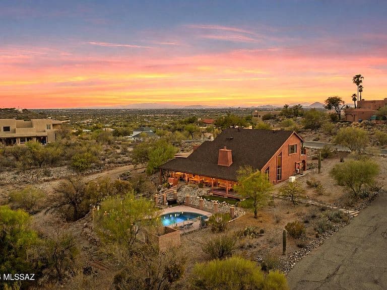 3902 N Calle Entrada photo 1