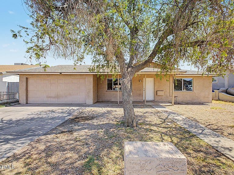 5807 W CAMBRIDGE Avenue photo 1