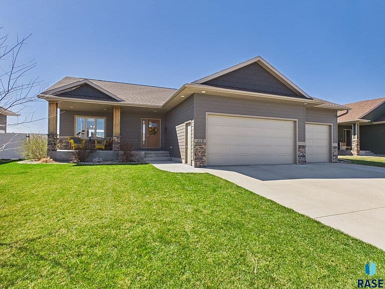 117 E Birchwood Dr photo 1