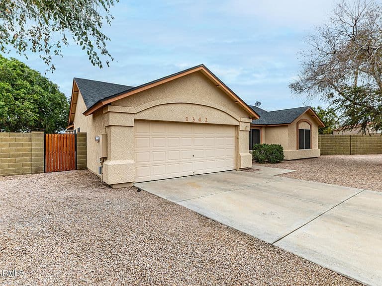 1342 N 61st Pl photo 4