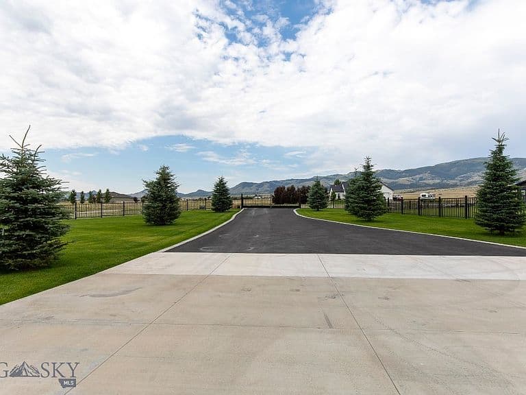10 Mountainair Dr photo 4