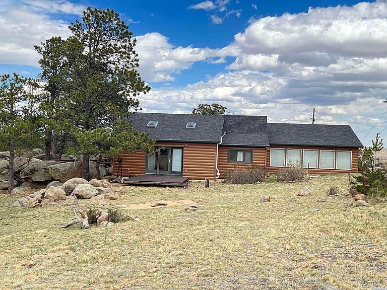 1046 Lookout Dr photo 3