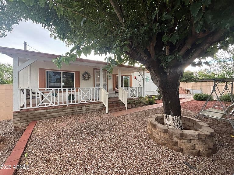 211 N MARTHA Lane photo 1