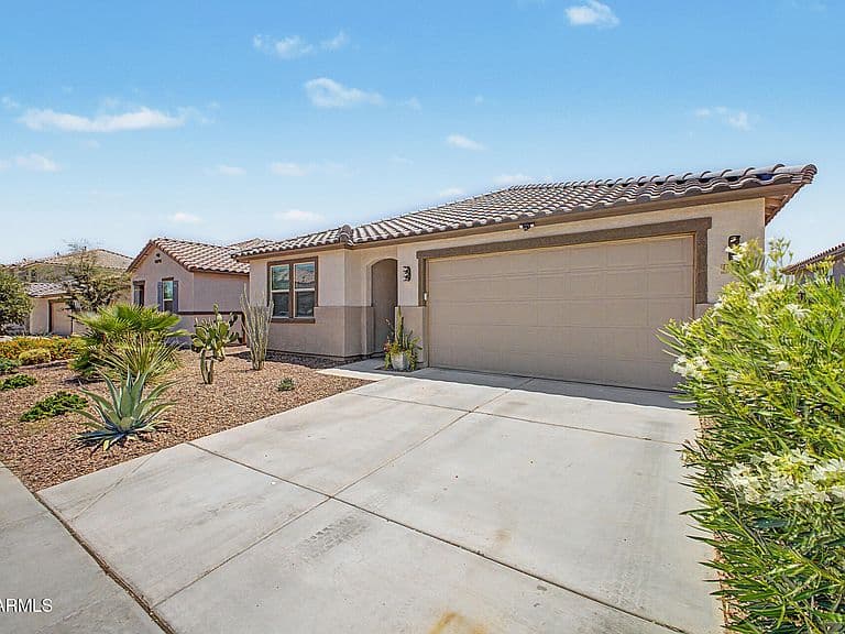 17849 W GAMBIT Trail photo 4