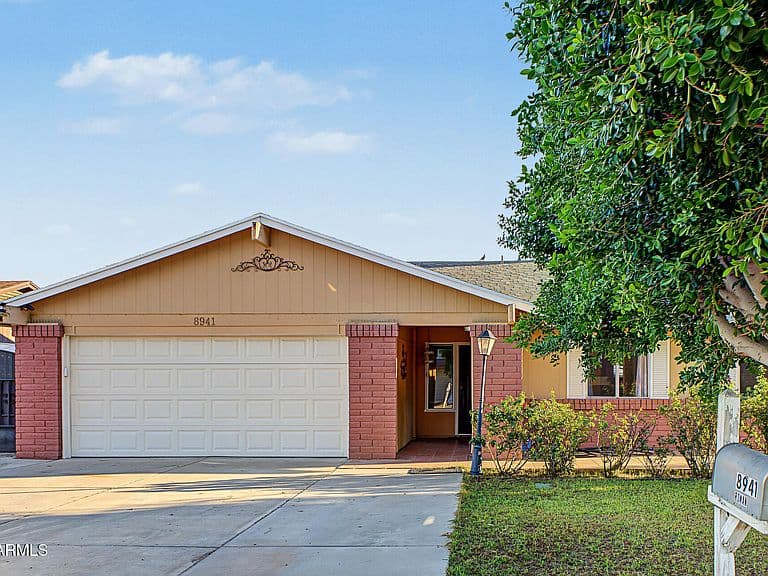 8941 W MONTEREY Way photo 2