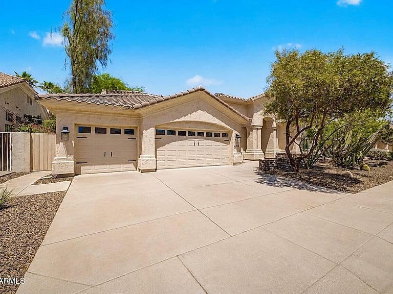 6034 E ANDERSON Drive photo 2