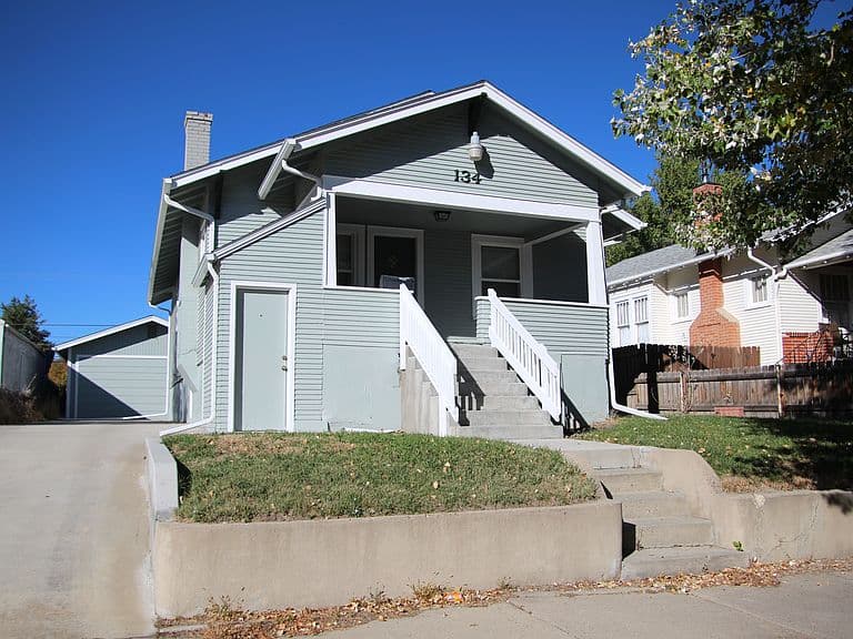 134 S Kenwood St photo 2