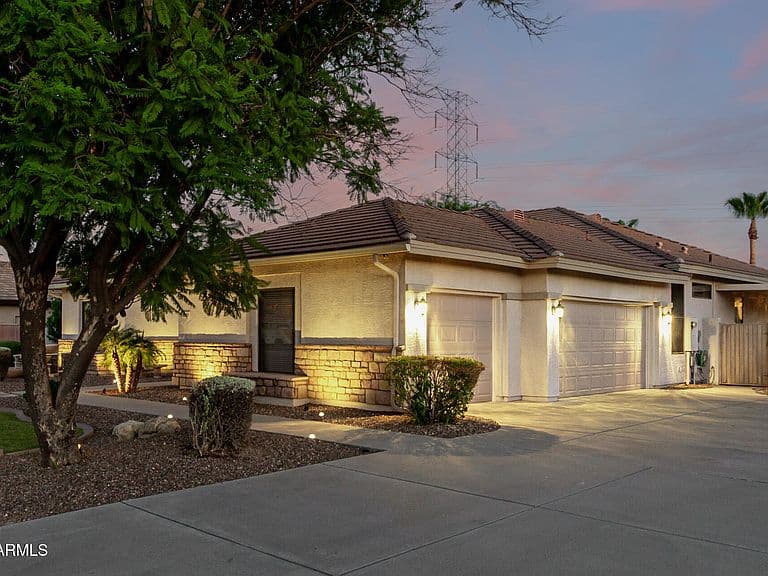 5343 W WHISPERING WIND Drive photo 4