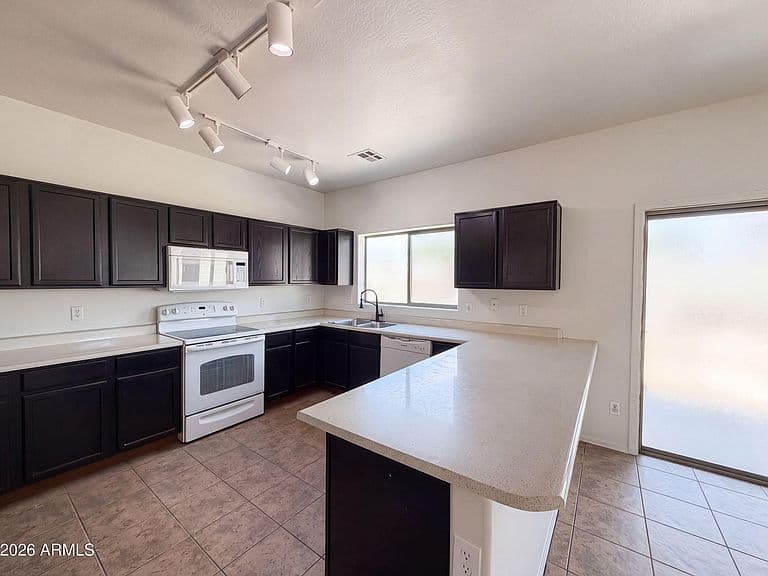 25660 W ELWOOD Street photo 2