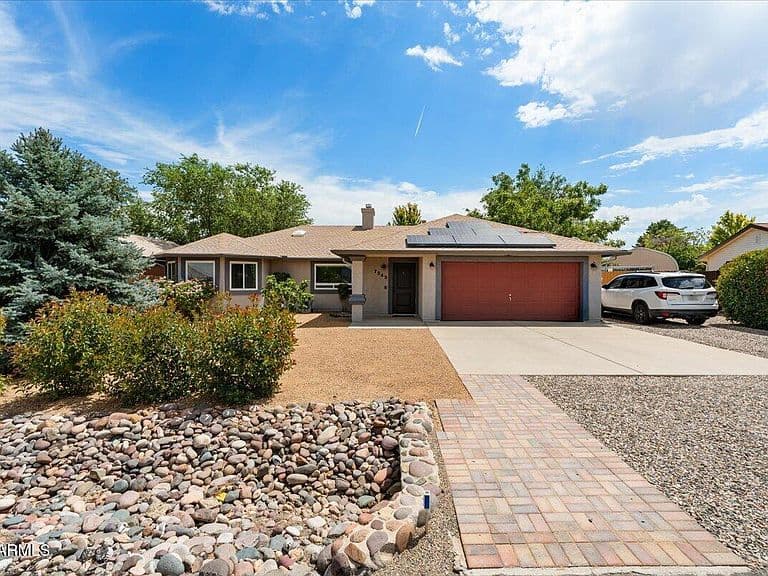 7343 E WREN Drive photo 1