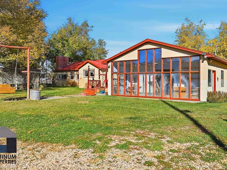 321 Lily St photo 3