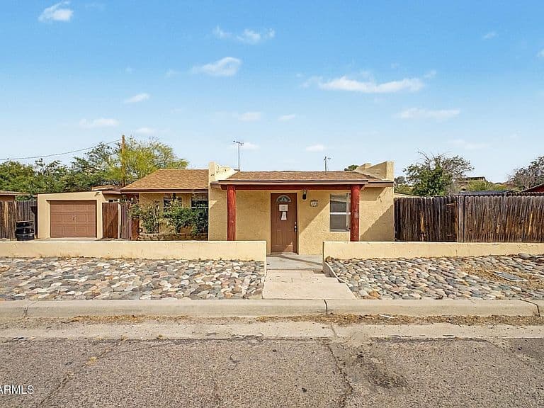 389 W NAVAJO Street photo 1