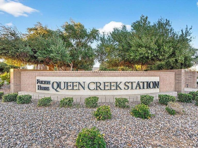 20200 E Nighthawk Way photo 4