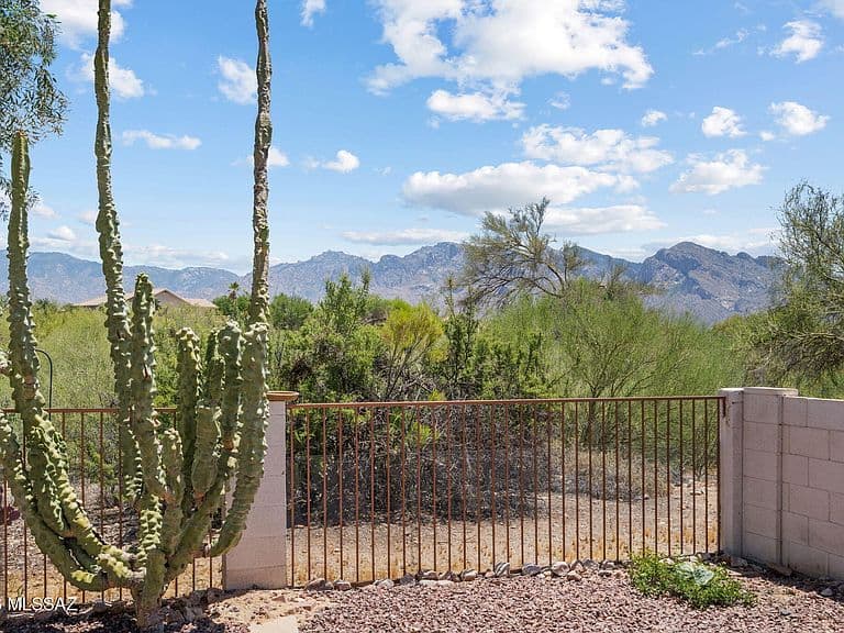 10990 N Double Eagle Ct photo 1