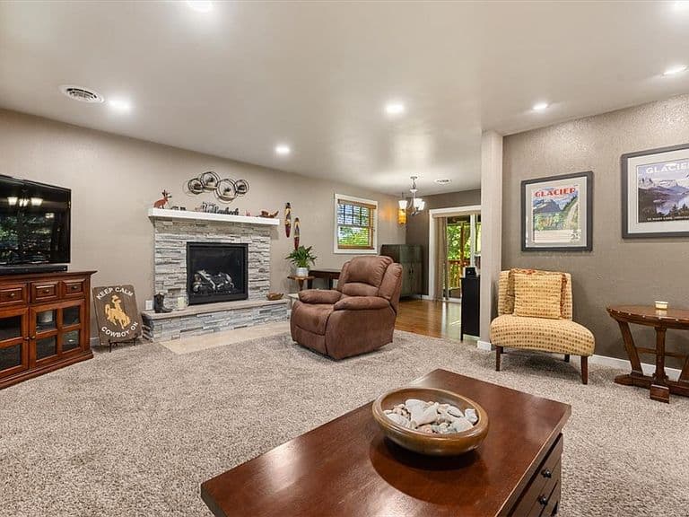 2720 Poly Dr photo 5