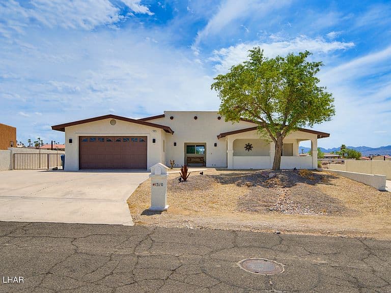 310 Cypress Dr photo 1