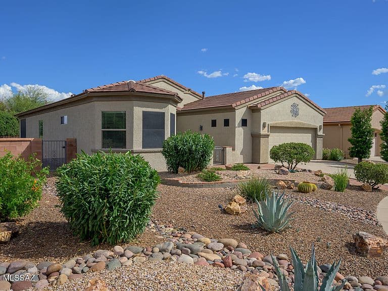 518 N Dossi Pl photo 1
