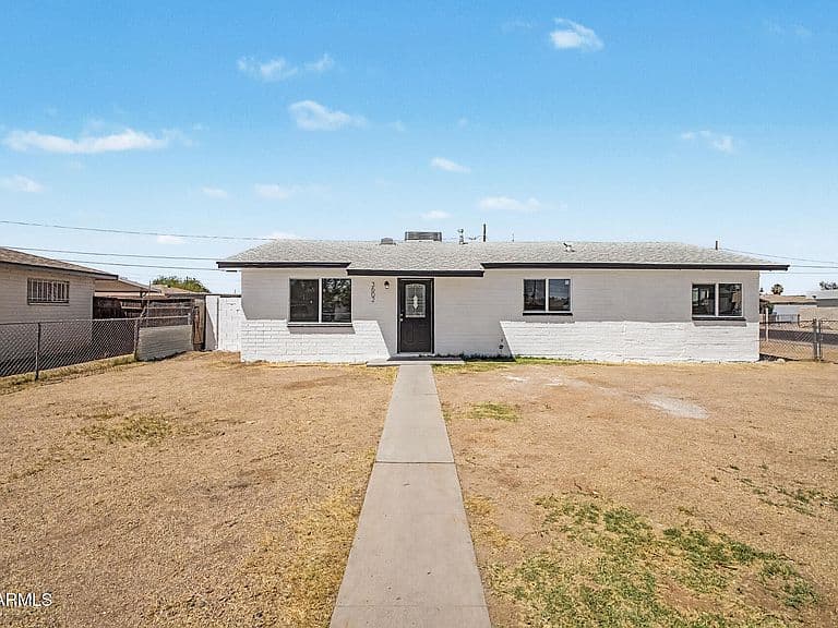 3602 W ALMERIA Road photo 2