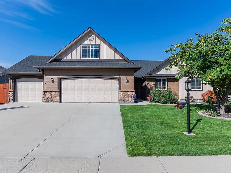 17205 N Cody Ct photo 1