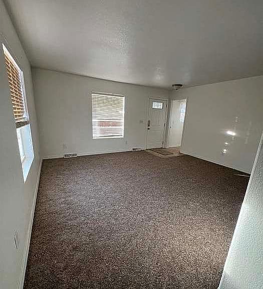 543 Tierney St photo 3
