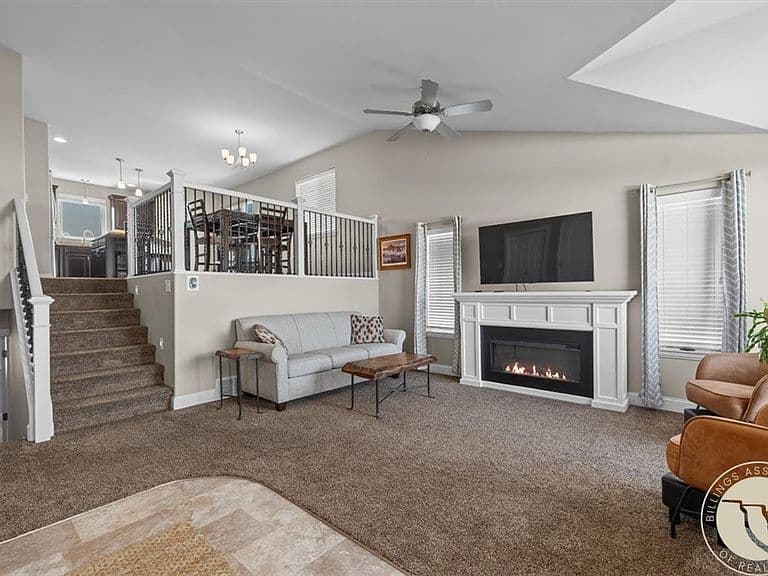 6870 Sandysprings Cir photo 4