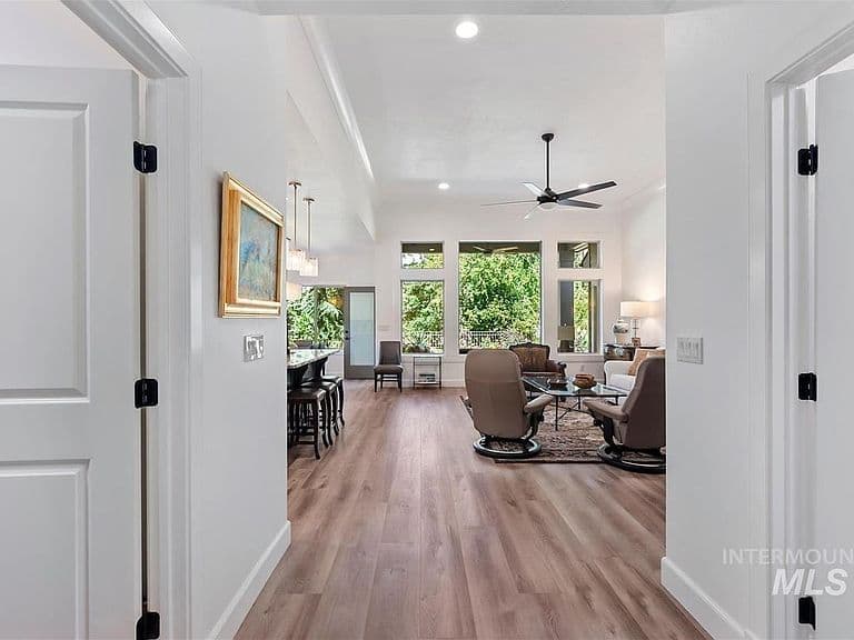 3688 W Star Hollow Dr photo 3