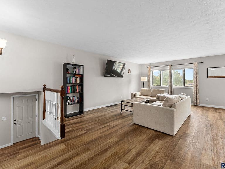 6200 W Oscar Howe Cir photo 4