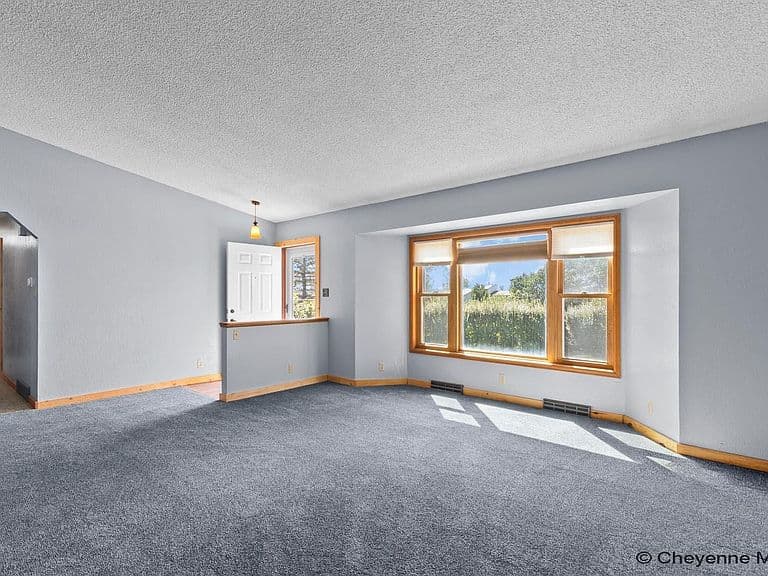 7412 Healy Rd photo 4