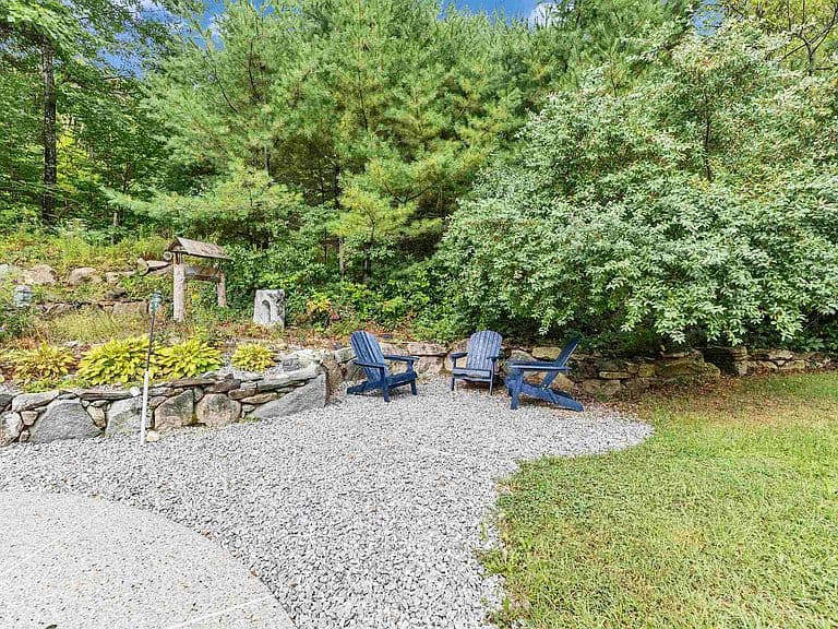 68 Pleasant Street photo 5
