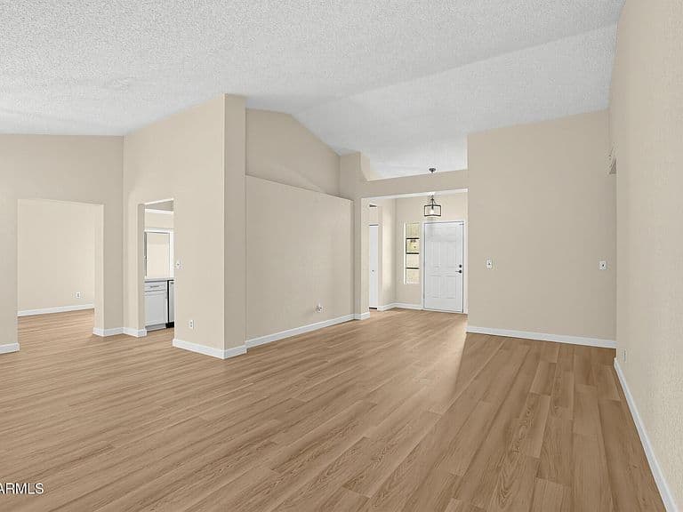 5114 W DIANA Avenue photo 4