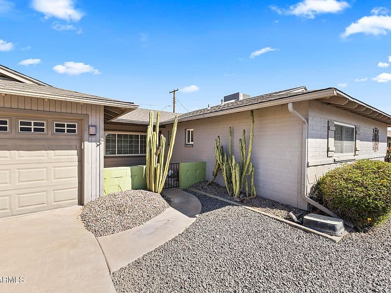 6426 E WILSHIRE Drive photo 1