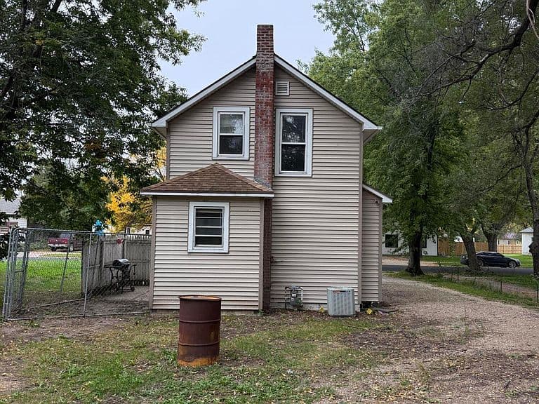 1008 W 3rd Ave photo 2