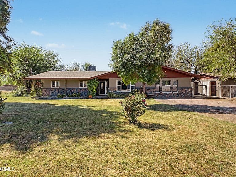 2975 E CAMPBELL Road photo 1