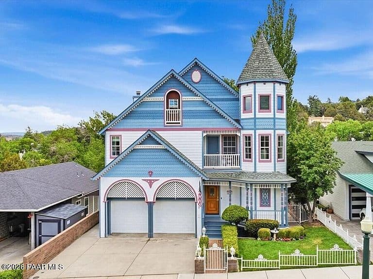 233 S Mount Vernon Ave photo 1