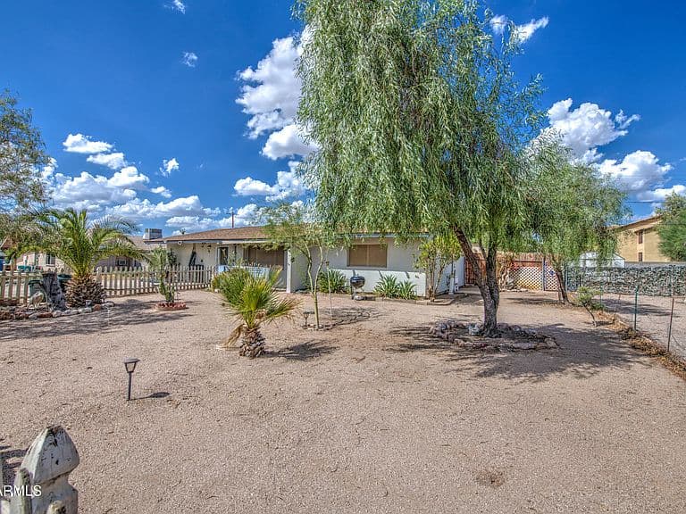740 E DESERT Avenue photo 3