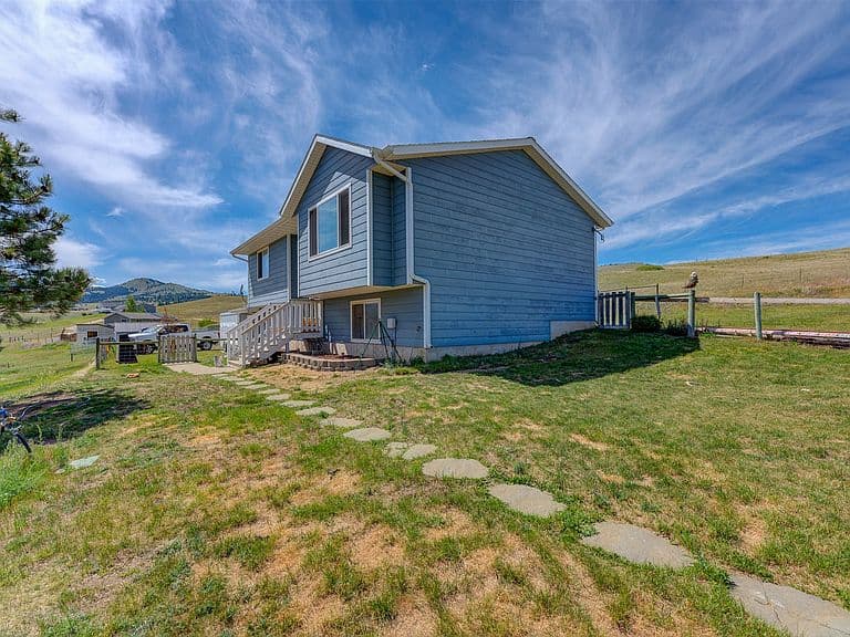 18 Jacob Dr photo 4