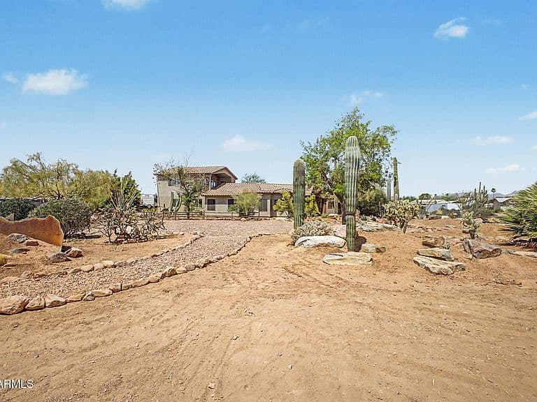 1502 S PROSPECTORS Road photo 5