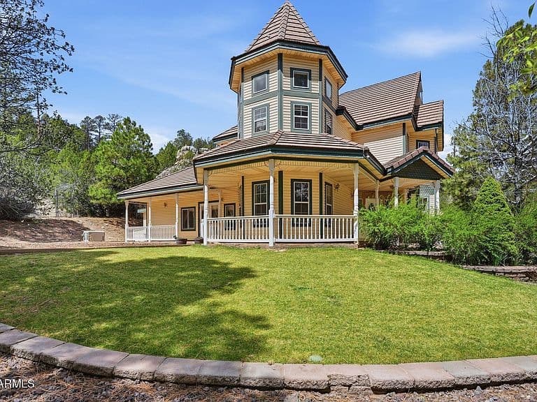 3318 Black Canyon Road photo 2
