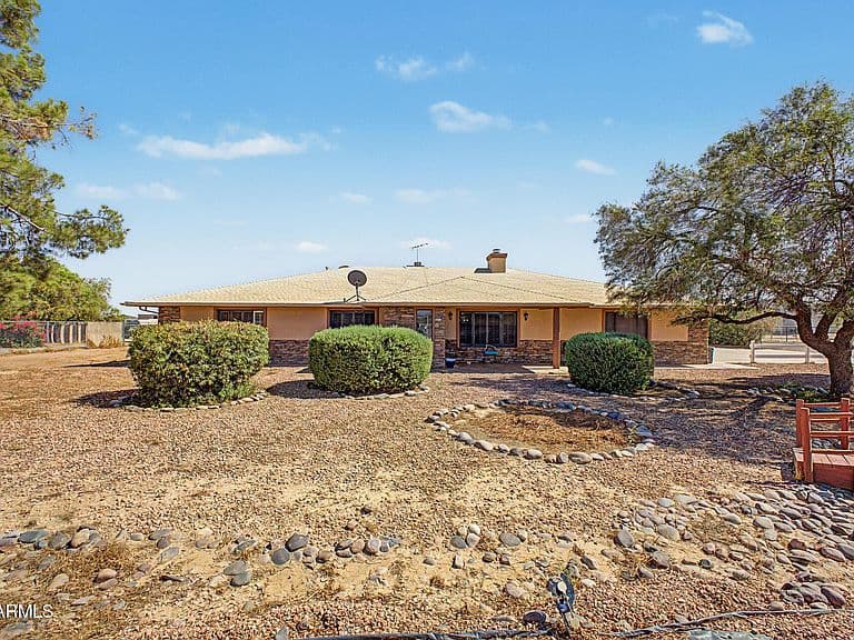 20537 W GORDON Way photo 1