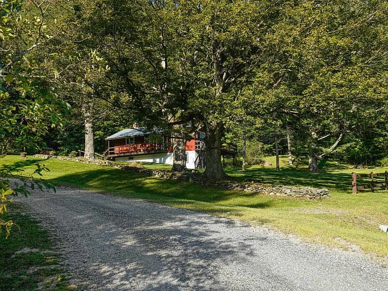 1876 Blackmer Boulevard photo 4