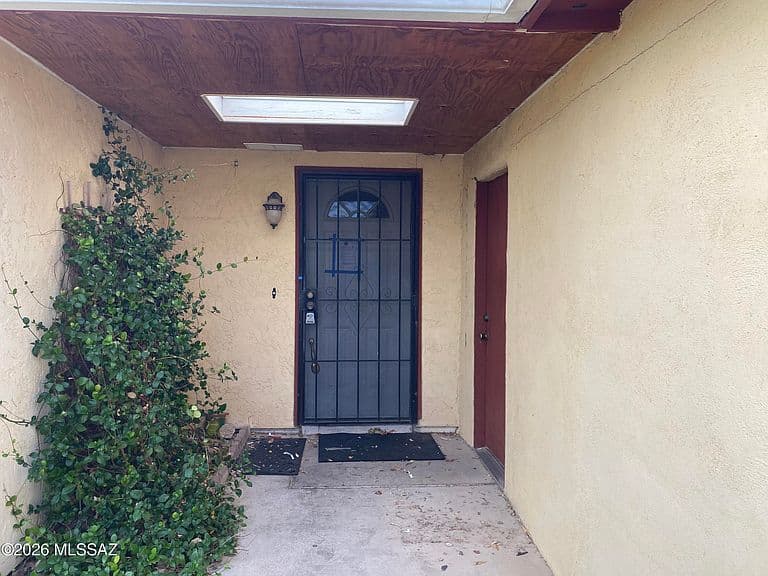 2771 W Calle De Dalias photo 3