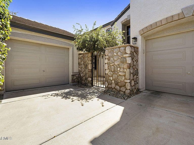 3683 E PHELPS Street photo 5