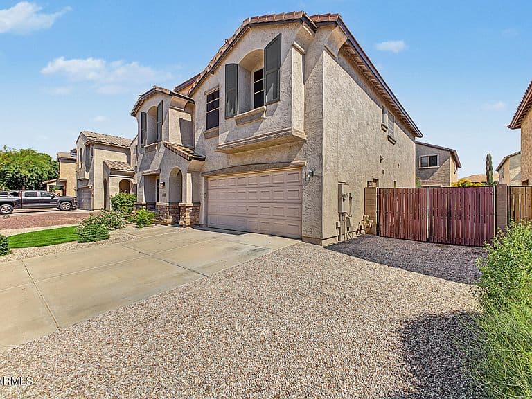 4635 S CARMINE Lane photo 3