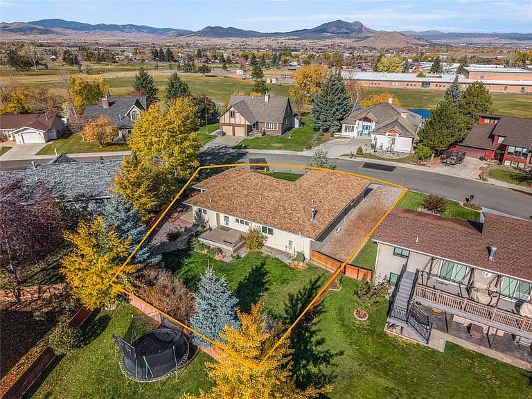 54 Cloverview Dr photo 2